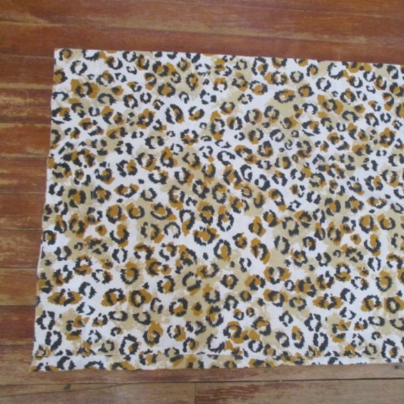 Vintage 1960s Tastemaker by Mohawk Leopard Print pillowcase - Picture 2 of 6